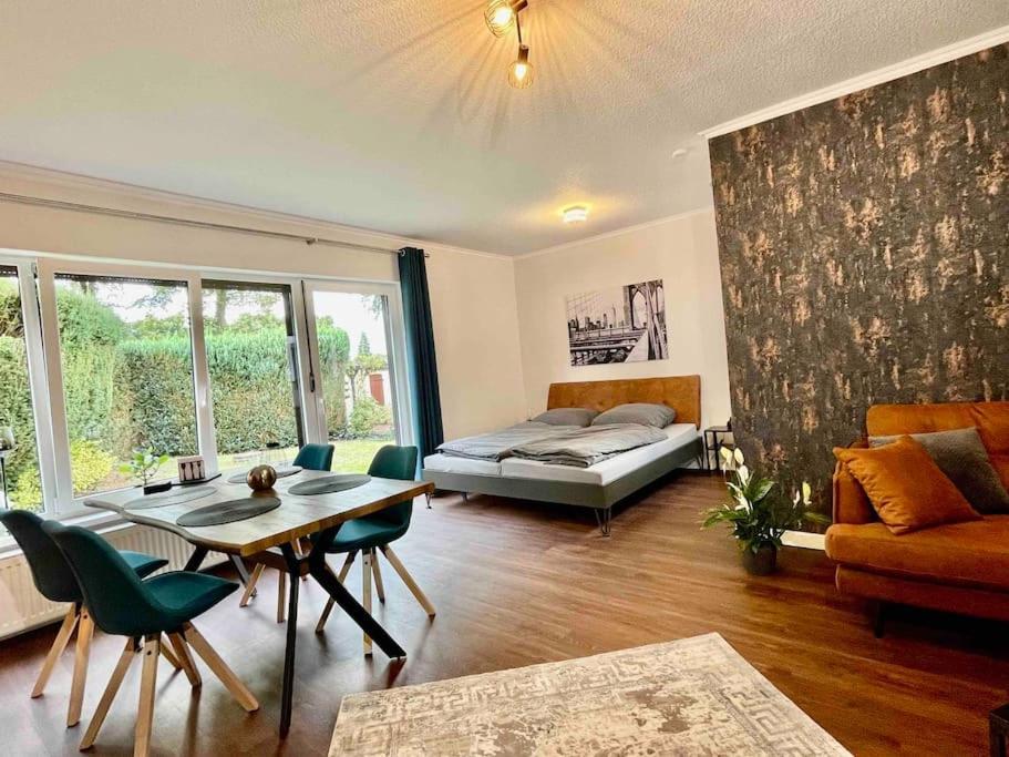 Studioappartement Mit Privatgarten In Ruhiger Wohnsiedlung Neumunster Bagian luar foto